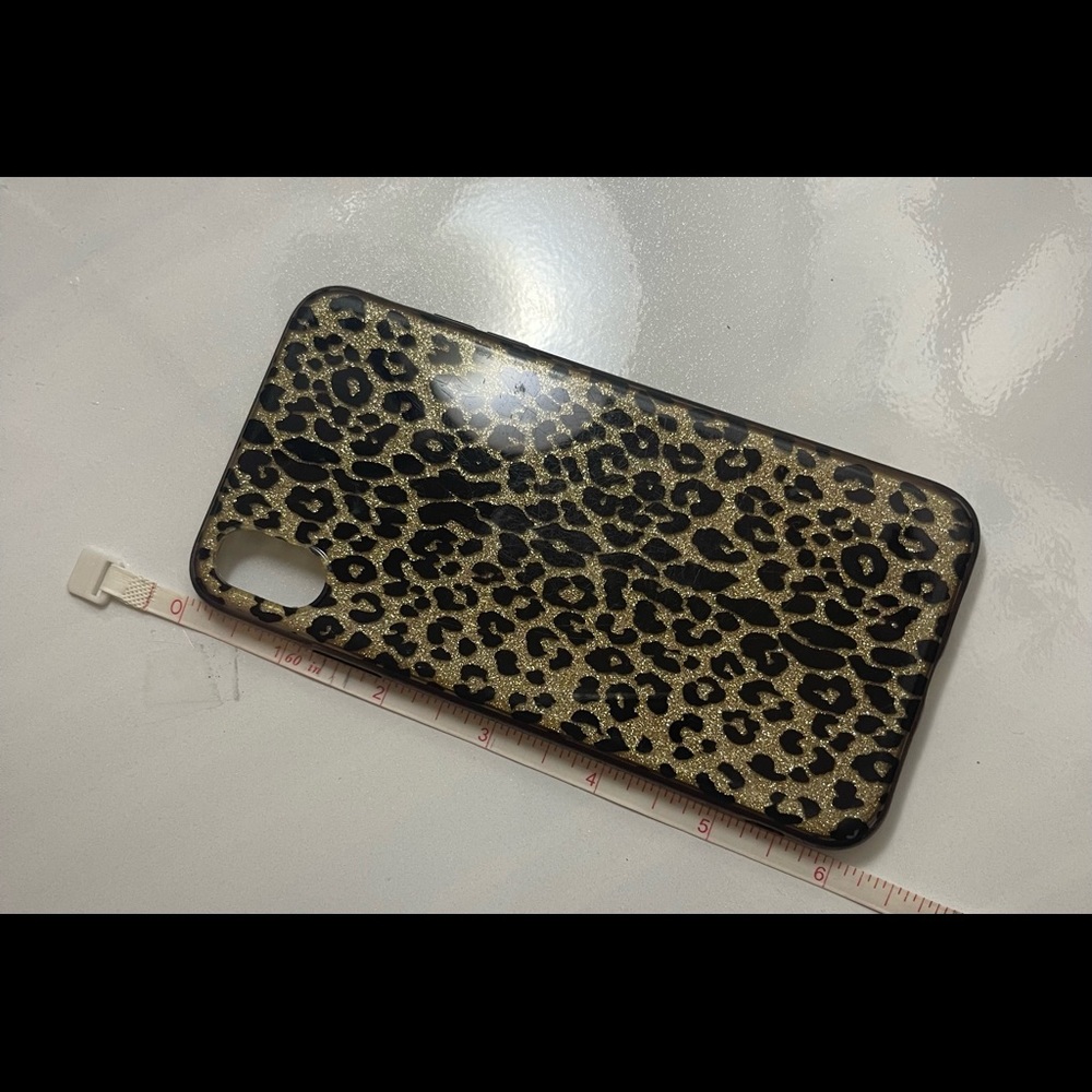 iPhone XS Max Gold Glitter Cheetah Print Case